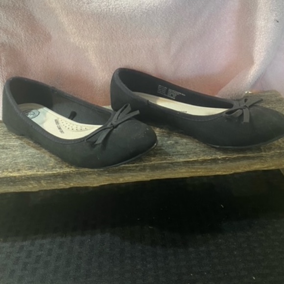 Black Flats Size 6 1/2 - Picture 5 of 8